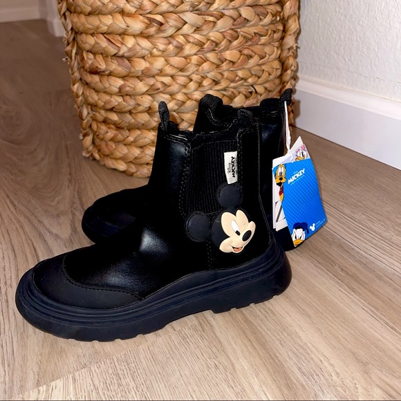 NEW ZARA x DISNEY CHILDREN BOOTS - Picture 1 of 5